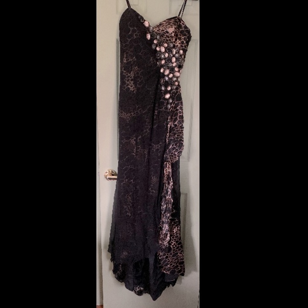 Beautiful formal beaded dress!